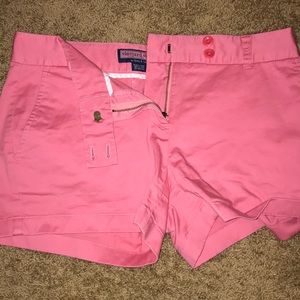 Pink vineyard vines shorts